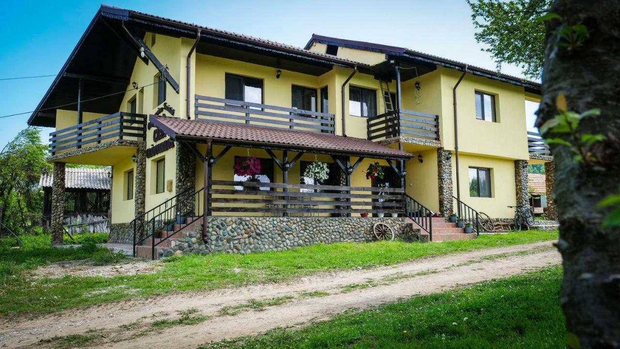 Pensiunea Gradinarilor Cu Ciubar Si Statie De Incarcare Electrica Auto Comanesti  Eksteriør bilde